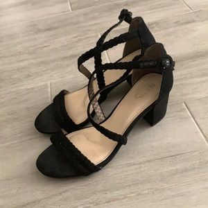 Low black criss cross heel